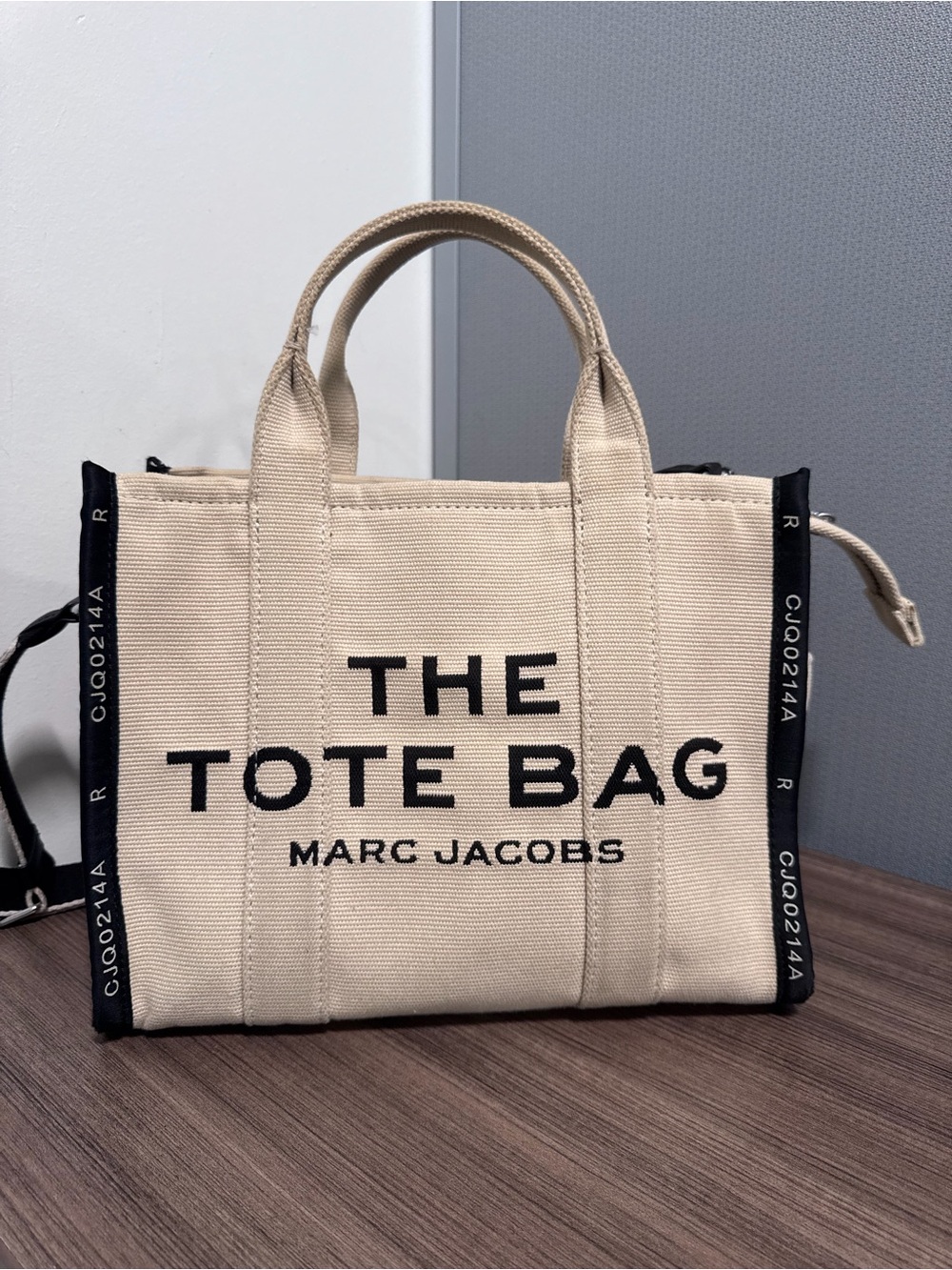 Marc Jacobs The Tote Bag Canvas Tote | Medium